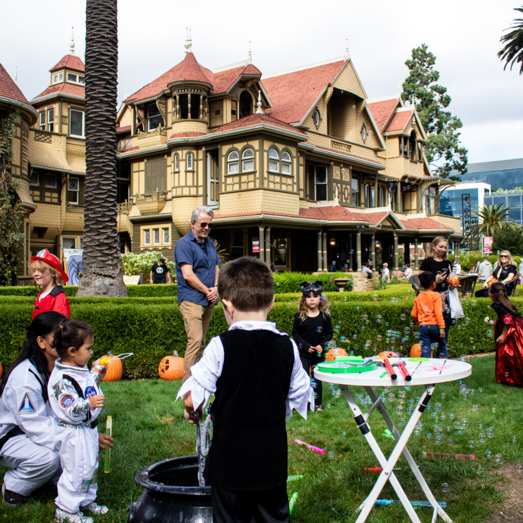 kids halloween winchester mystery house