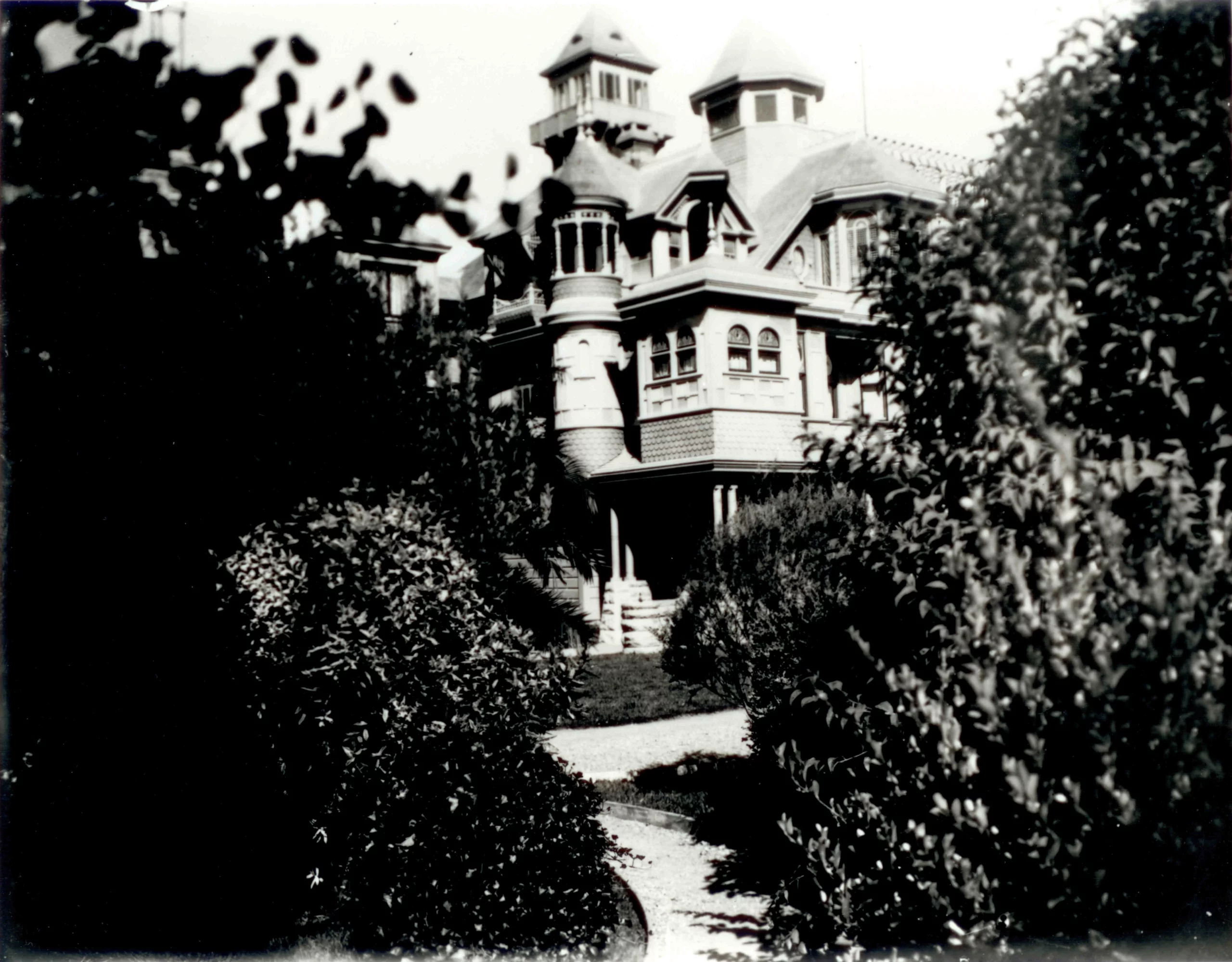 Turrets and door to nowhere, before the 1906 earthquake. Source: John Hansen Family Albums, Credit to History San Jose